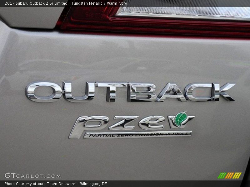 Tungsten Metallic / Warm Ivory 2017 Subaru Outback 2.5i Limited