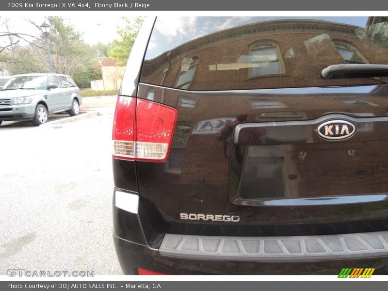 Ebony Black / Beige 2009 Kia Borrego LX V6 4x4