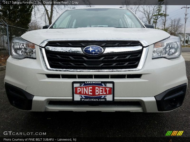 Crystal White Pearl / Gray 2017 Subaru Forester 2.5i