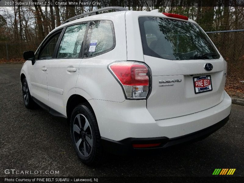 Crystal White Pearl / Gray 2017 Subaru Forester 2.5i