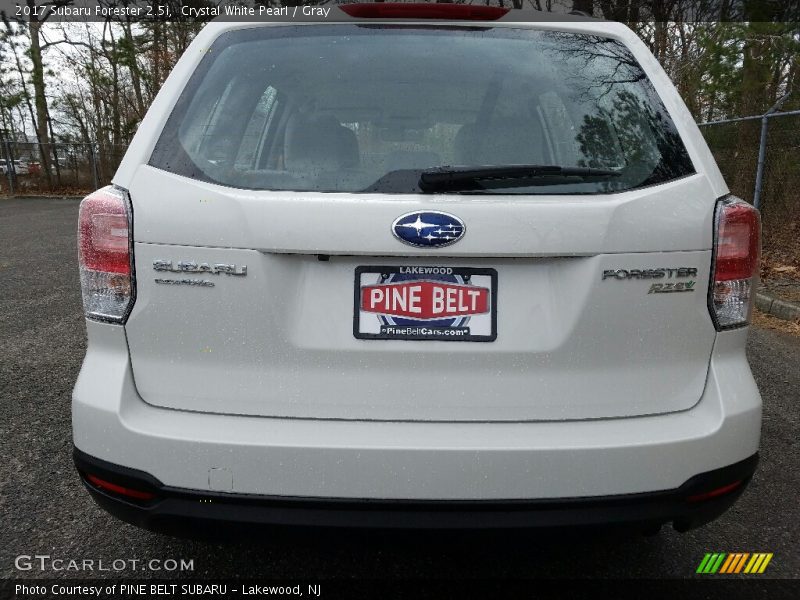 Crystal White Pearl / Gray 2017 Subaru Forester 2.5i