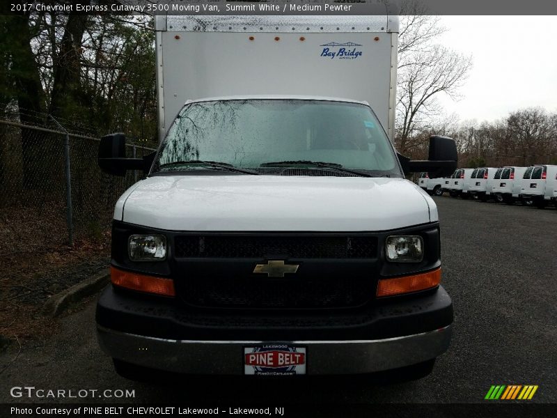 Summit White / Medium Pewter 2017 Chevrolet Express Cutaway 3500 Moving Van