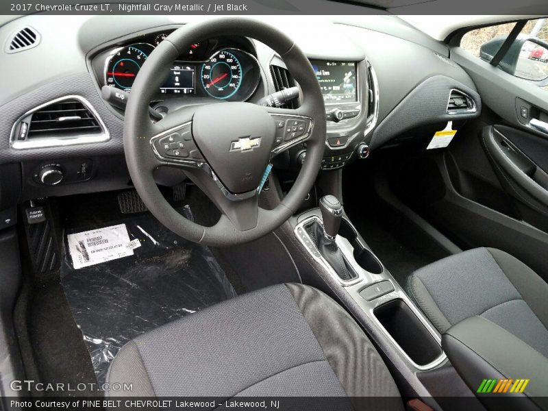 Nightfall Gray Metallic / Jet Black 2017 Chevrolet Cruze LT