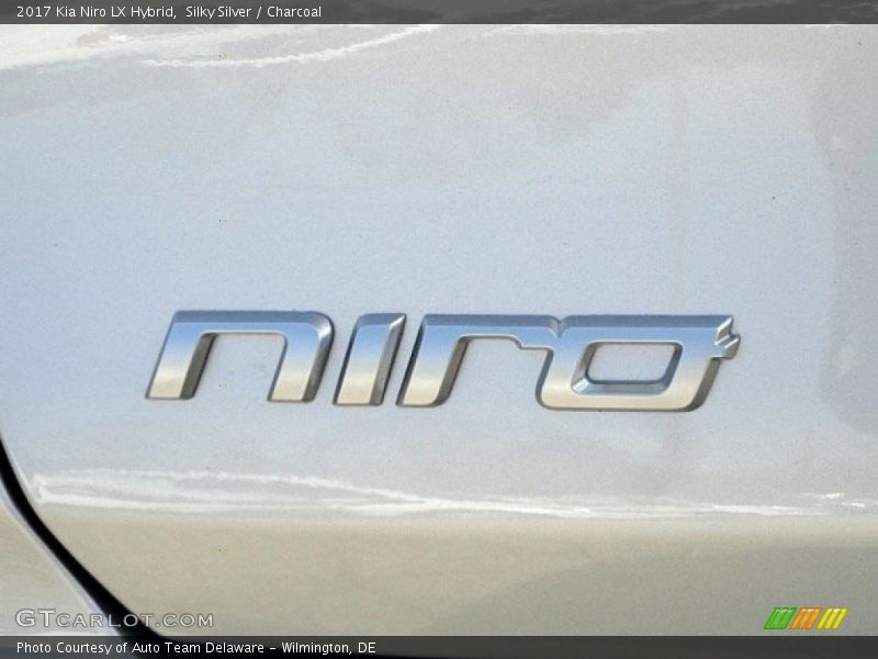 Silky Silver / Charcoal 2017 Kia Niro LX Hybrid
