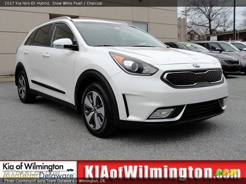 Snow White Pearl / Charcoal 2017 Kia Niro EX Hybrid