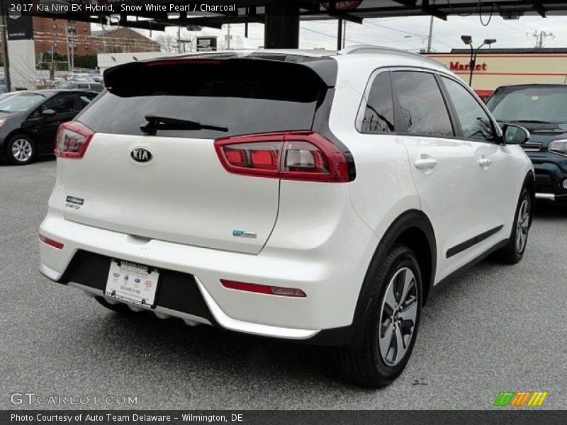 Snow White Pearl / Charcoal 2017 Kia Niro EX Hybrid