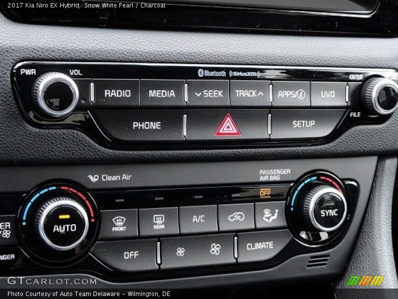 Controls of 2017 Niro EX Hybrid