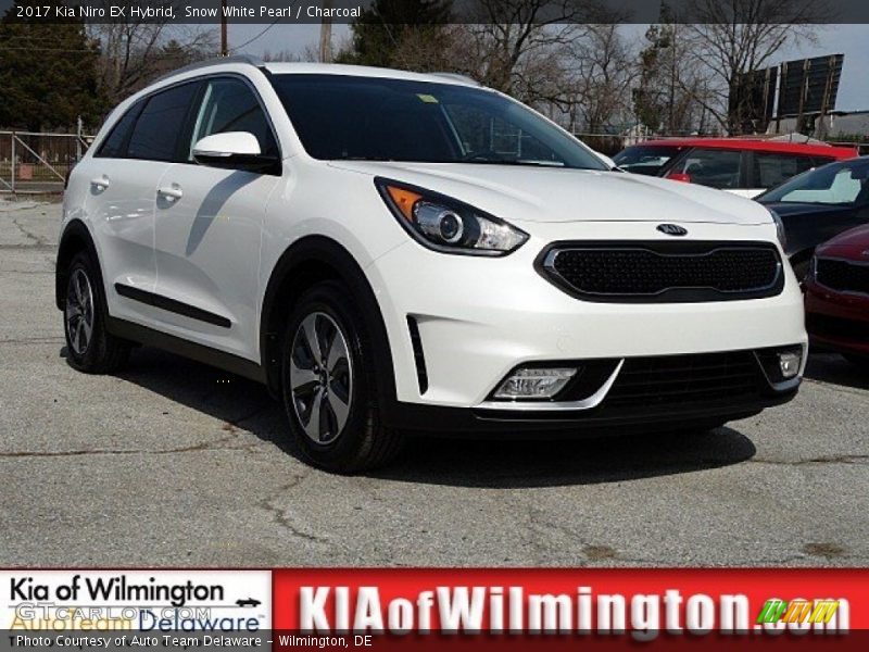 Snow White Pearl / Charcoal 2017 Kia Niro EX Hybrid