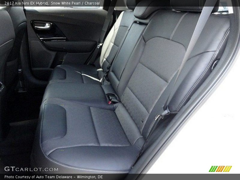 Snow White Pearl / Charcoal 2017 Kia Niro EX Hybrid