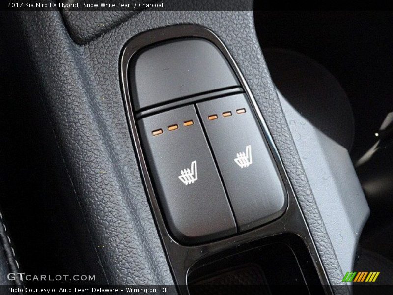 Snow White Pearl / Charcoal 2017 Kia Niro EX Hybrid