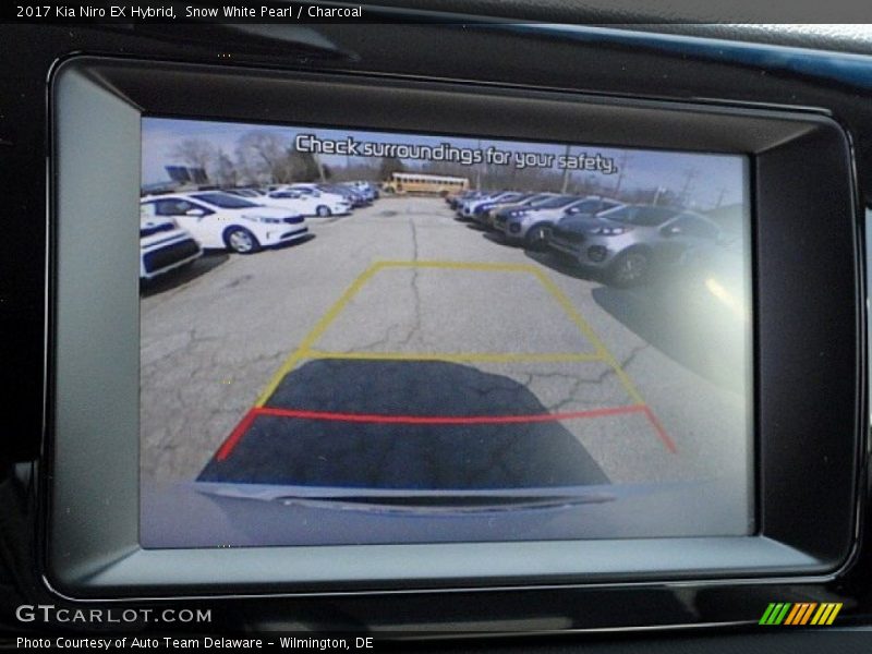 Snow White Pearl / Charcoal 2017 Kia Niro EX Hybrid