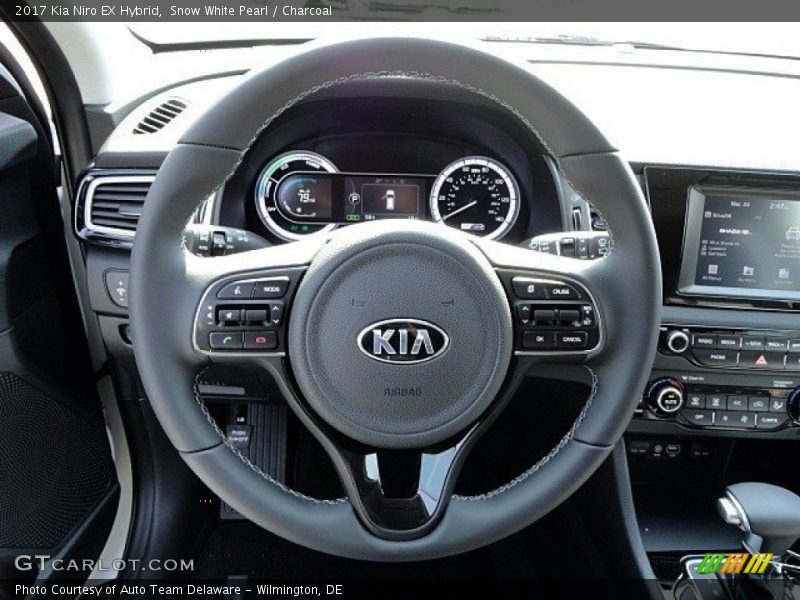 Snow White Pearl / Charcoal 2017 Kia Niro EX Hybrid