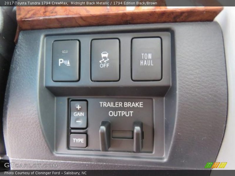 Controls of 2017 Tundra 1794 CrewMax