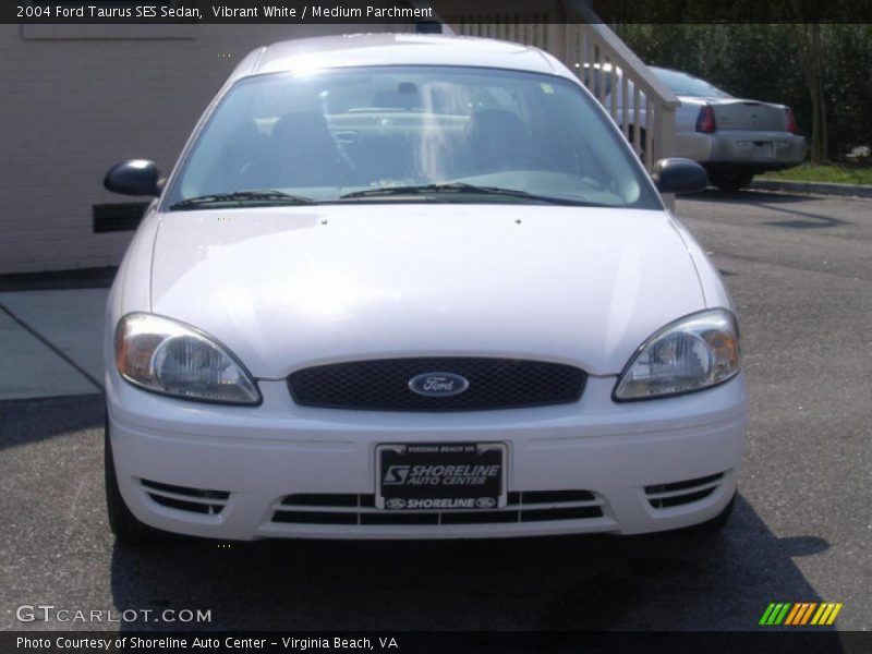 Vibrant White / Medium Parchment 2004 Ford Taurus SES Sedan