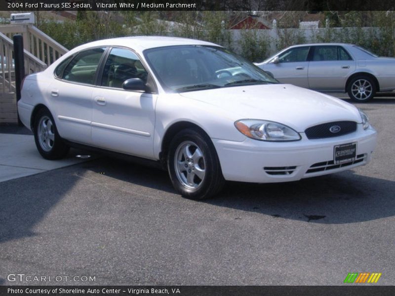 Vibrant White / Medium Parchment 2004 Ford Taurus SES Sedan