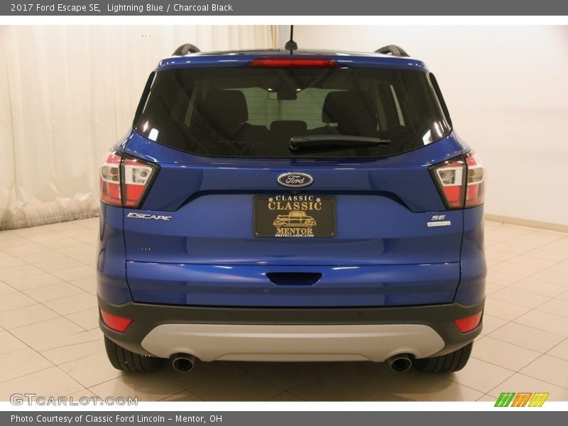 Lightning Blue / Charcoal Black 2017 Ford Escape SE