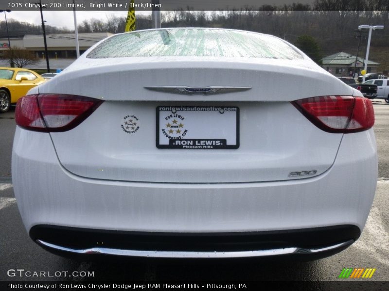 Bright White / Black/Linen 2015 Chrysler 200 Limited