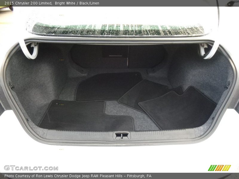 Bright White / Black/Linen 2015 Chrysler 200 Limited