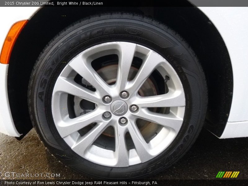 Bright White / Black/Linen 2015 Chrysler 200 Limited
