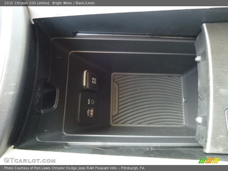 Bright White / Black/Linen 2015 Chrysler 200 Limited