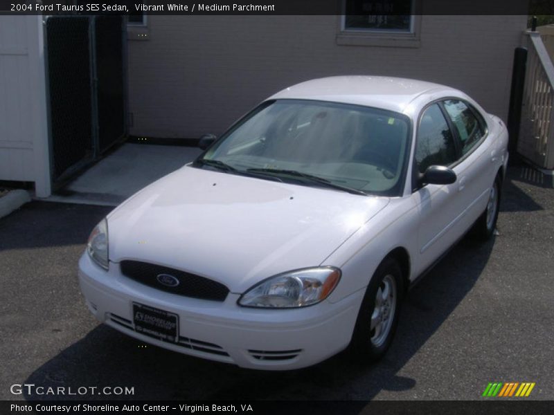 Vibrant White / Medium Parchment 2004 Ford Taurus SES Sedan