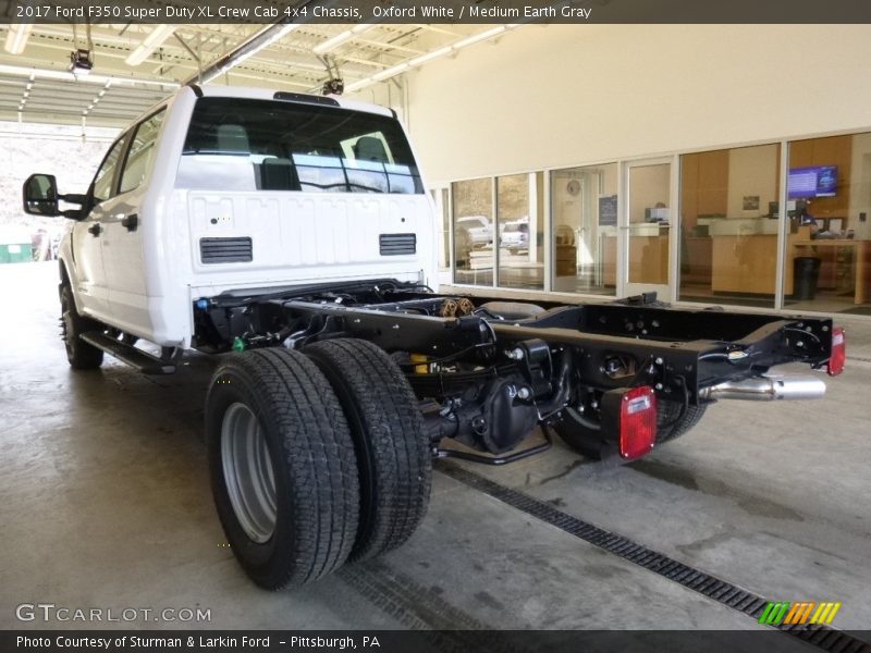 Oxford White / Medium Earth Gray 2017 Ford F350 Super Duty XL Crew Cab 4x4 Chassis