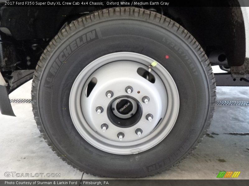 Oxford White / Medium Earth Gray 2017 Ford F350 Super Duty XL Crew Cab 4x4 Chassis