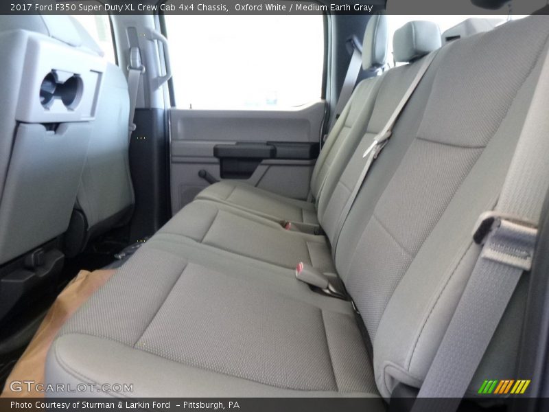 Oxford White / Medium Earth Gray 2017 Ford F350 Super Duty XL Crew Cab 4x4 Chassis