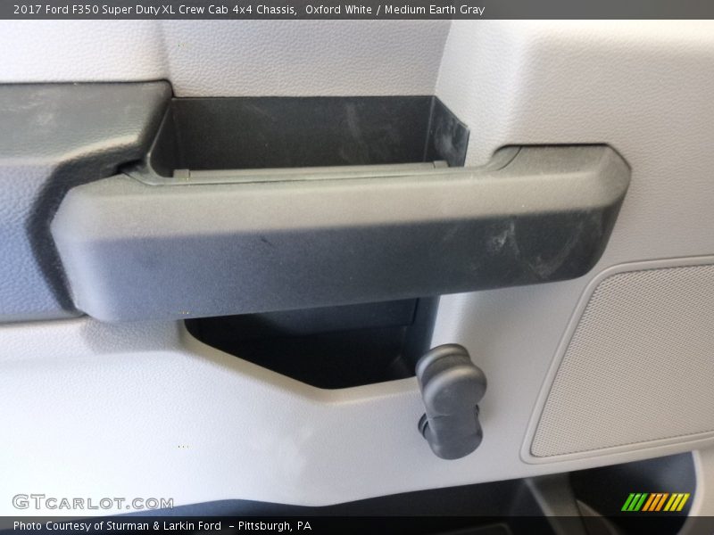Oxford White / Medium Earth Gray 2017 Ford F350 Super Duty XL Crew Cab 4x4 Chassis