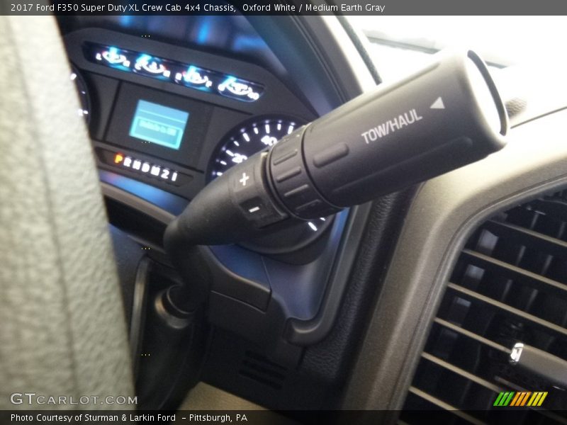 Oxford White / Medium Earth Gray 2017 Ford F350 Super Duty XL Crew Cab 4x4 Chassis