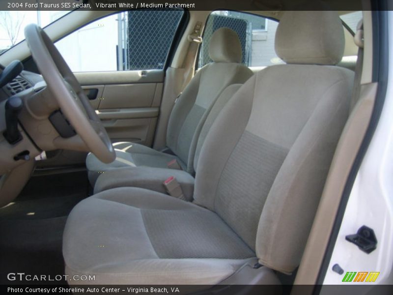 Vibrant White / Medium Parchment 2004 Ford Taurus SES Sedan