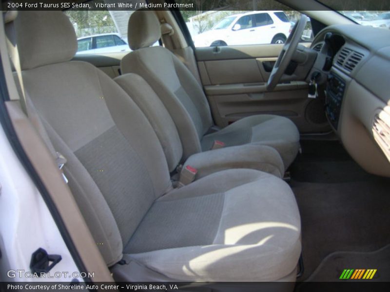 Vibrant White / Medium Parchment 2004 Ford Taurus SES Sedan