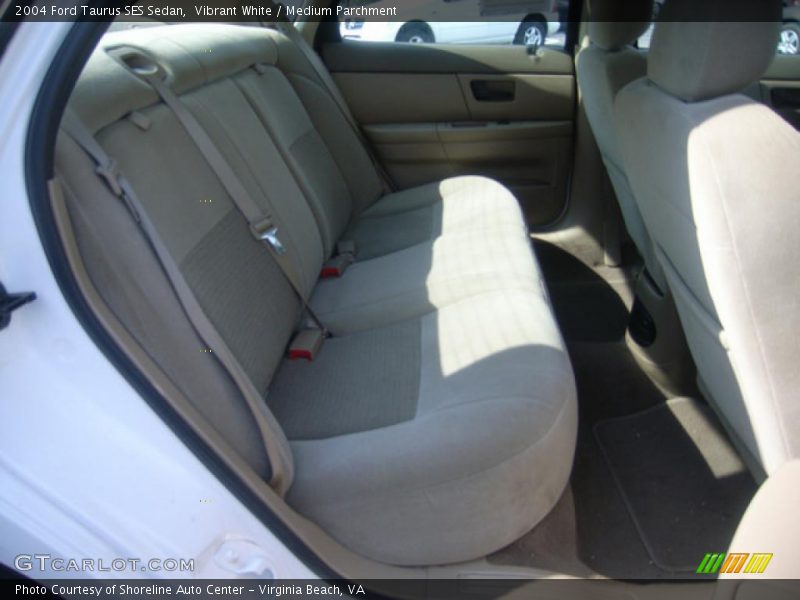 Vibrant White / Medium Parchment 2004 Ford Taurus SES Sedan