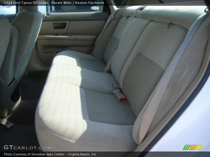 Vibrant White / Medium Parchment 2004 Ford Taurus SES Sedan