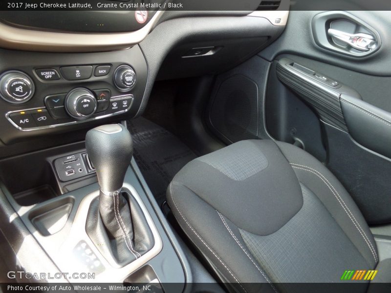 Granite Crystal Metallic / Black 2017 Jeep Cherokee Latitude