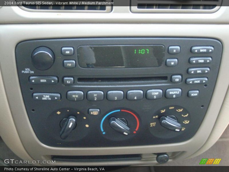 Vibrant White / Medium Parchment 2004 Ford Taurus SES Sedan