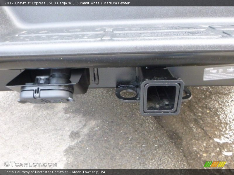 Summit White / Medium Pewter 2017 Chevrolet Express 3500 Cargo WT