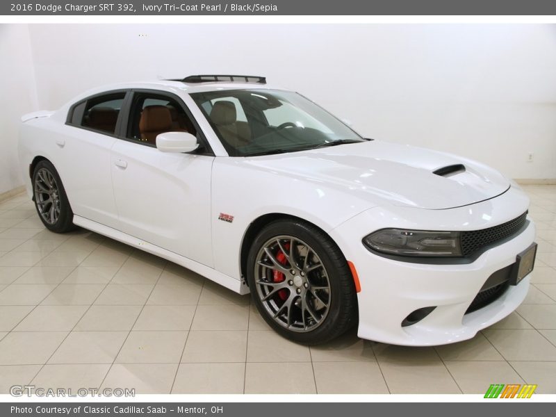 Front 3/4 View of 2016 Charger SRT 392