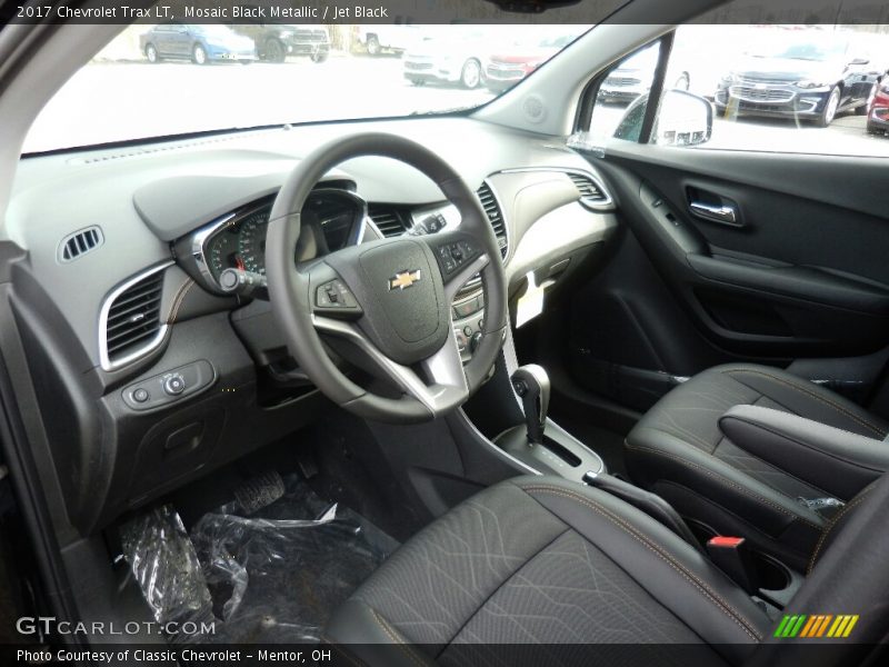 Mosaic Black Metallic / Jet Black 2017 Chevrolet Trax LT