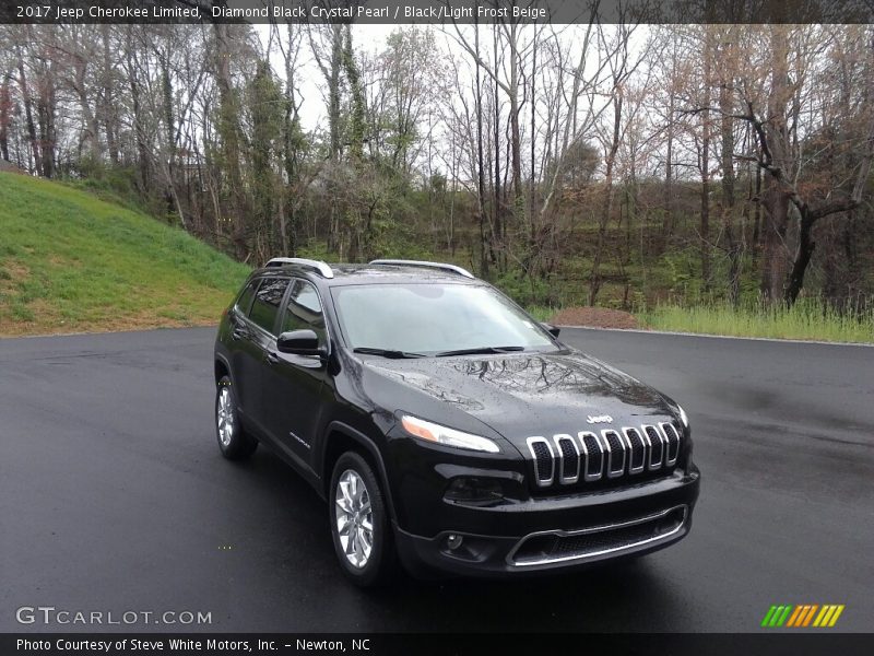 Diamond Black Crystal Pearl / Black/Light Frost Beige 2017 Jeep Cherokee Limited