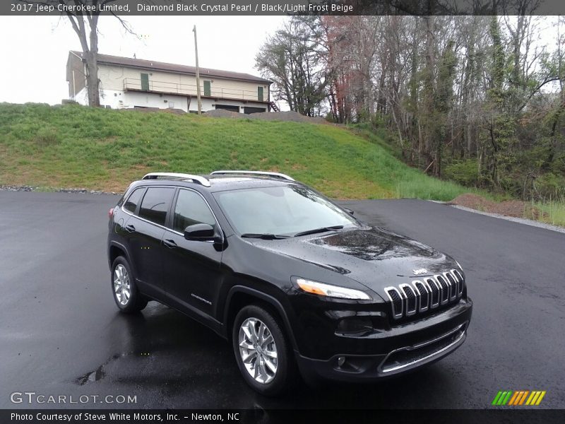 Diamond Black Crystal Pearl / Black/Light Frost Beige 2017 Jeep Cherokee Limited