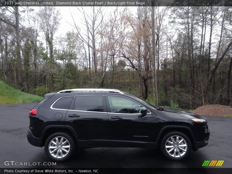 Diamond Black Crystal Pearl / Black/Light Frost Beige 2017 Jeep Cherokee Limited