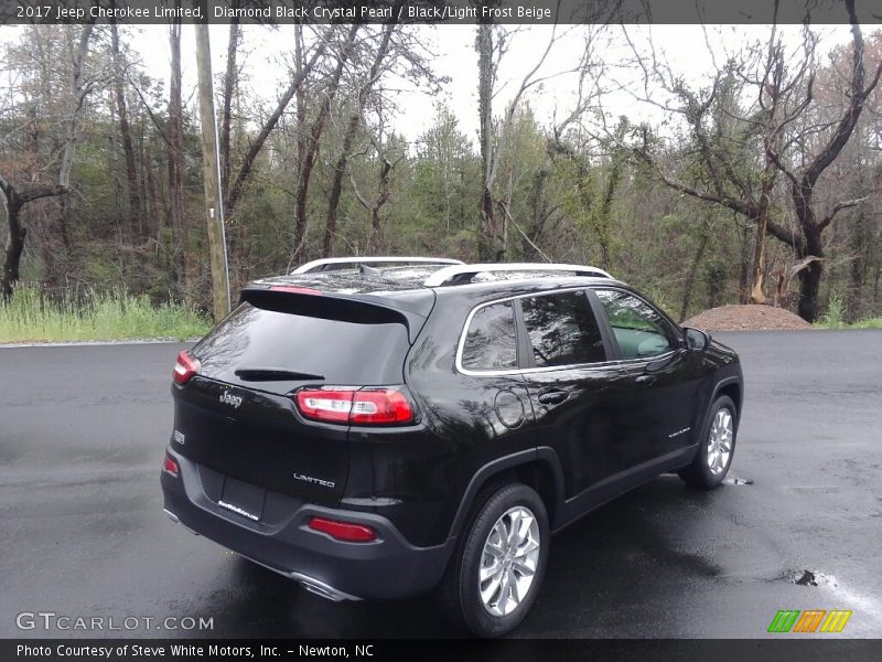 Diamond Black Crystal Pearl / Black/Light Frost Beige 2017 Jeep Cherokee Limited