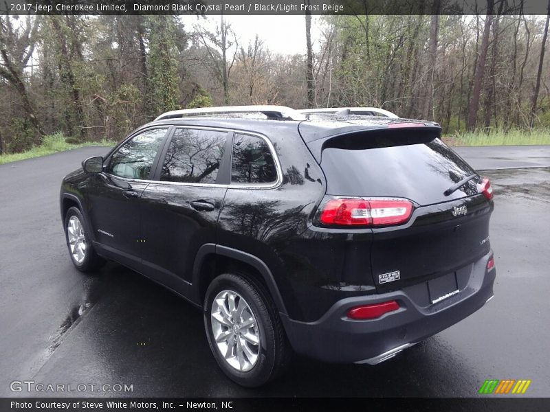 Diamond Black Crystal Pearl / Black/Light Frost Beige 2017 Jeep Cherokee Limited