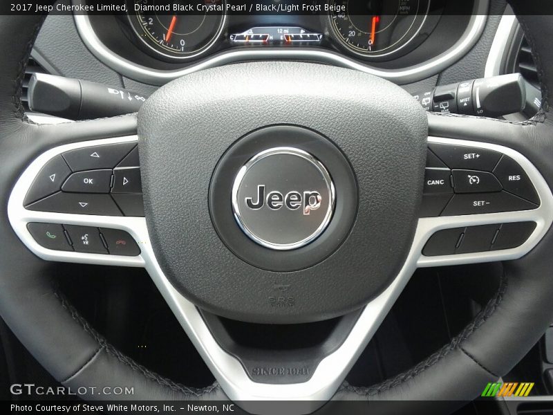 Diamond Black Crystal Pearl / Black/Light Frost Beige 2017 Jeep Cherokee Limited