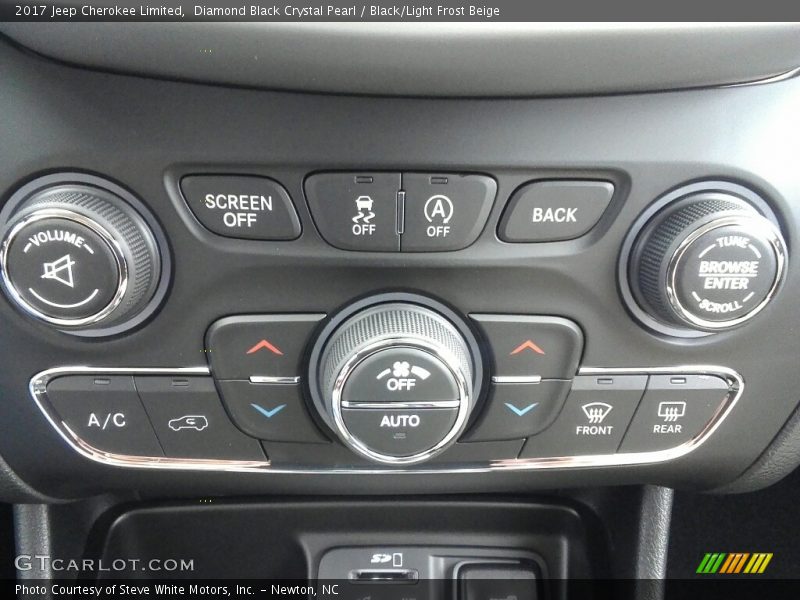 Diamond Black Crystal Pearl / Black/Light Frost Beige 2017 Jeep Cherokee Limited