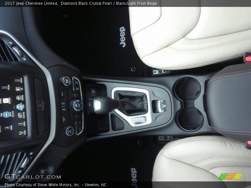 Diamond Black Crystal Pearl / Black/Light Frost Beige 2017 Jeep Cherokee Limited