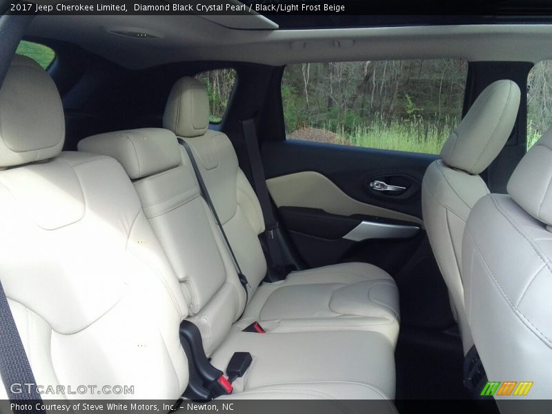 Diamond Black Crystal Pearl / Black/Light Frost Beige 2017 Jeep Cherokee Limited