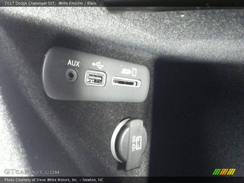 White Knuckle / Black 2017 Dodge Challenger SXT