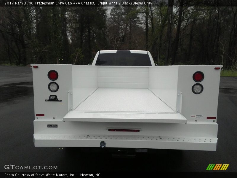 Bright White / Black/Diesel Gray 2017 Ram 3500 Tradesman Crew Cab 4x4 Chassis